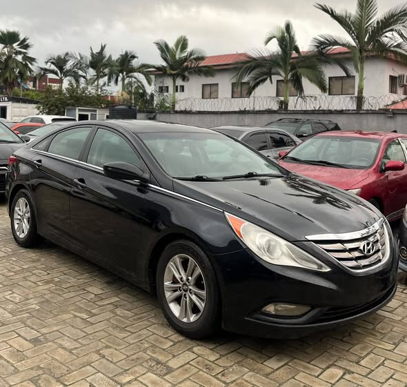 A picture of Foreign Used Hyundai Sonata 2012