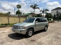 A picture of NEATLY USED TOYOTA HIGHLANDER 2007 MODEL WITH ORIGINAL PAPERS AC