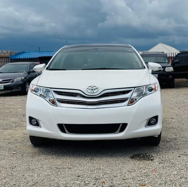 A picture of MR WHITE Registered Toyota Venza 2010 model with duty paid