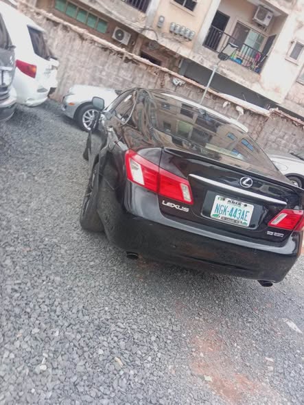 A picture of LEXUS ES350 2008