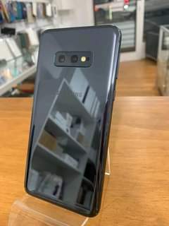 A picture of SAMSUNG GALAXY S10e