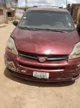 A picture of Toyota Sienna 05 Engine 100 Gear 50 needs attention 1