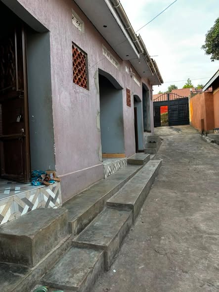 A picture of MAKING 1M PER MONTH IN MATUGA TOWN SELLING AT 60M
