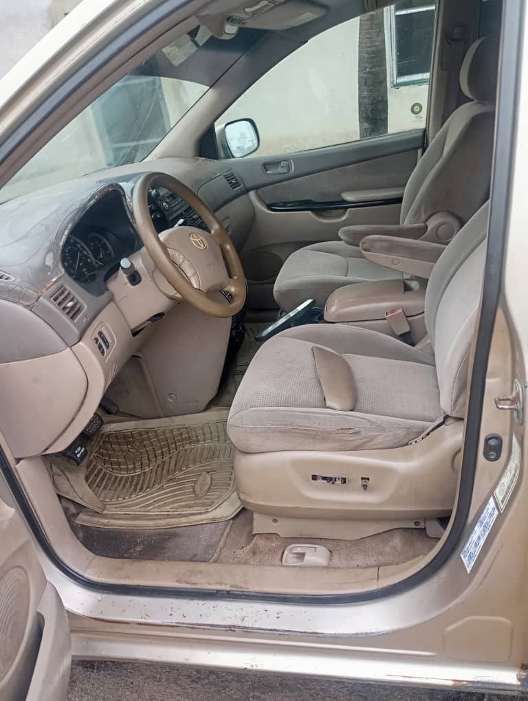 A picture of Toyota Sienna