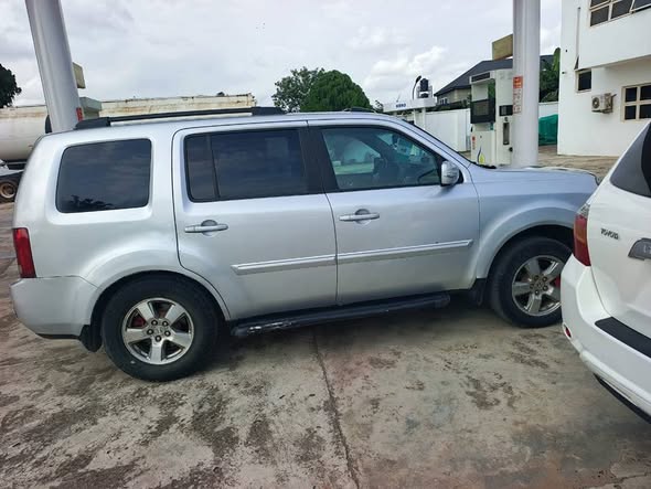 A picture of honda pilot 09 08103497110