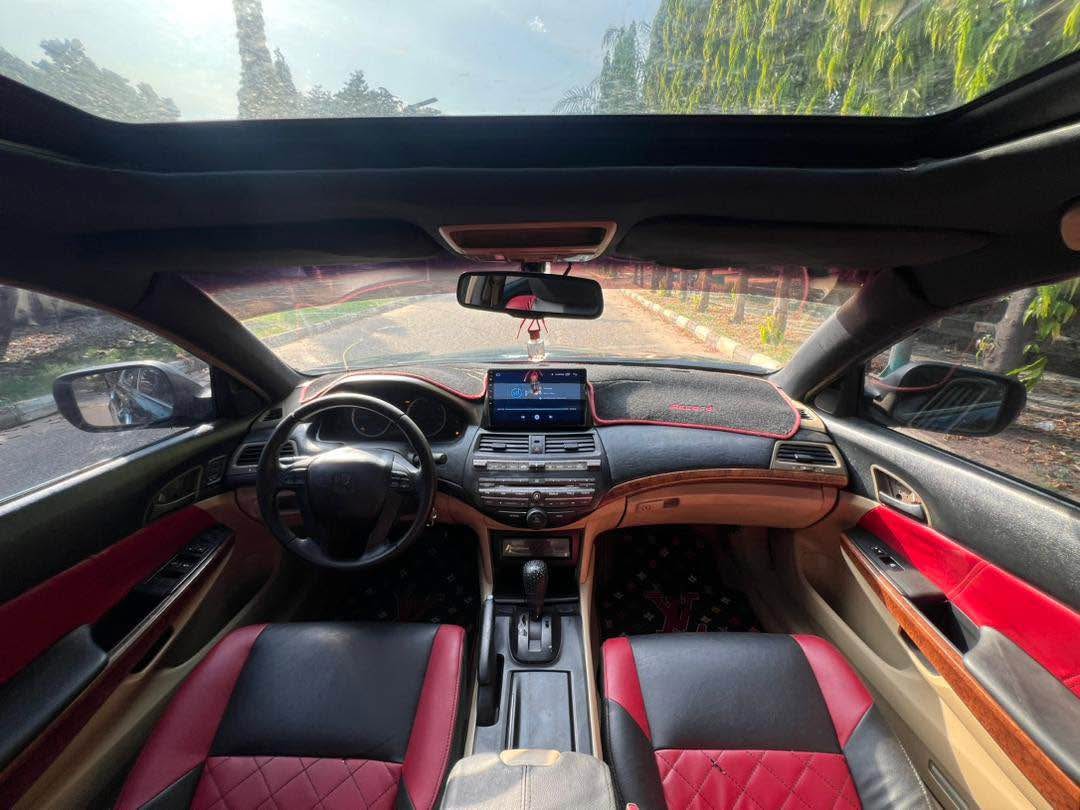 A picture of Honda accord 2010