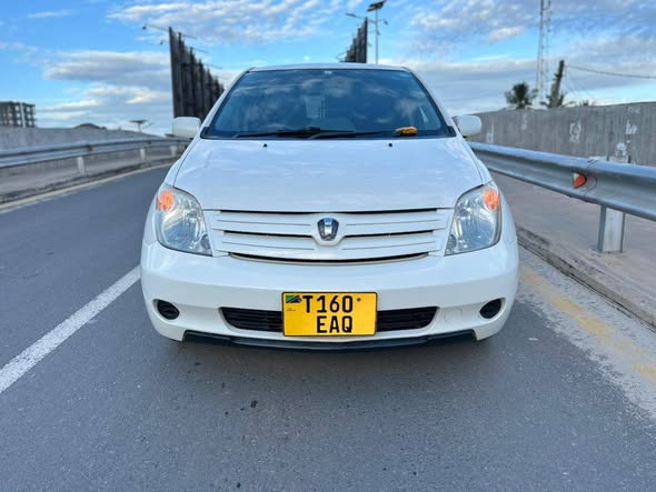 A picture of TOYOTA IST Model 2004 Mileage 90100km Engine Size 1490cc Bei