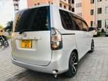 A picture of TOYOTA NOAH BEI MILIONI 12 5
