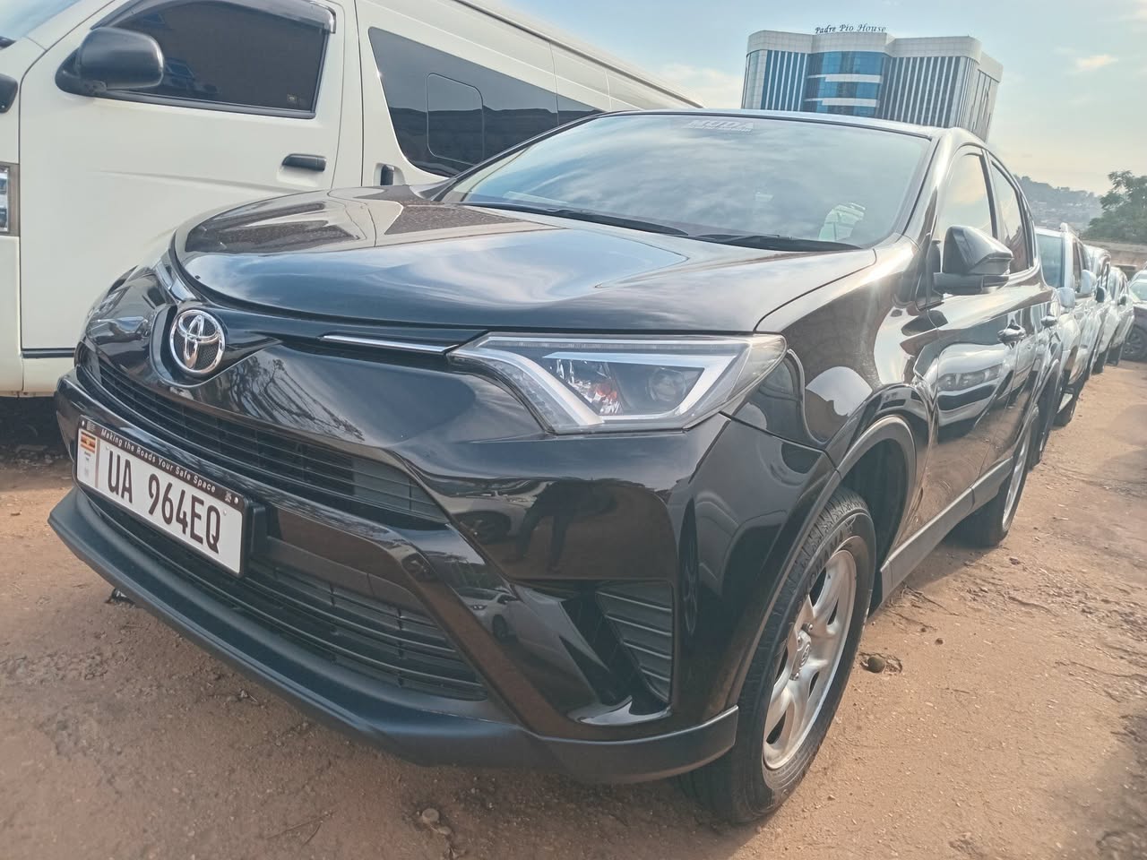 A picture of TOYOTA RAV4 2016