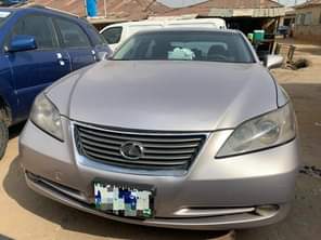A picture of Extremely clean 2010 Lexus ES350 in prestige condition with Untempered