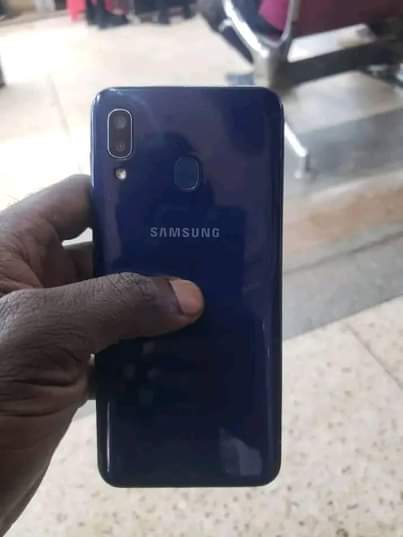 A picture of Samsung A20