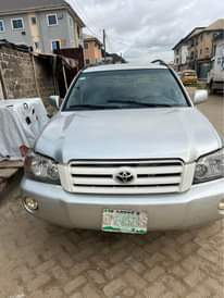 A picture of Toyota Highlander 2005