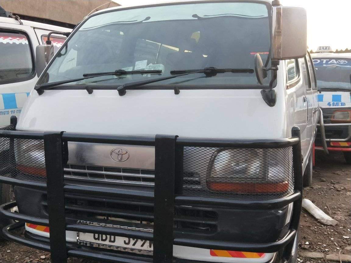 A picture of HIACE AUTOMATIC 3L ENGINE