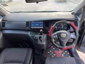 A picture of 2009 Toyota ISIS