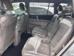 A picture of highest grade highlander 012 model buy and drive everything in