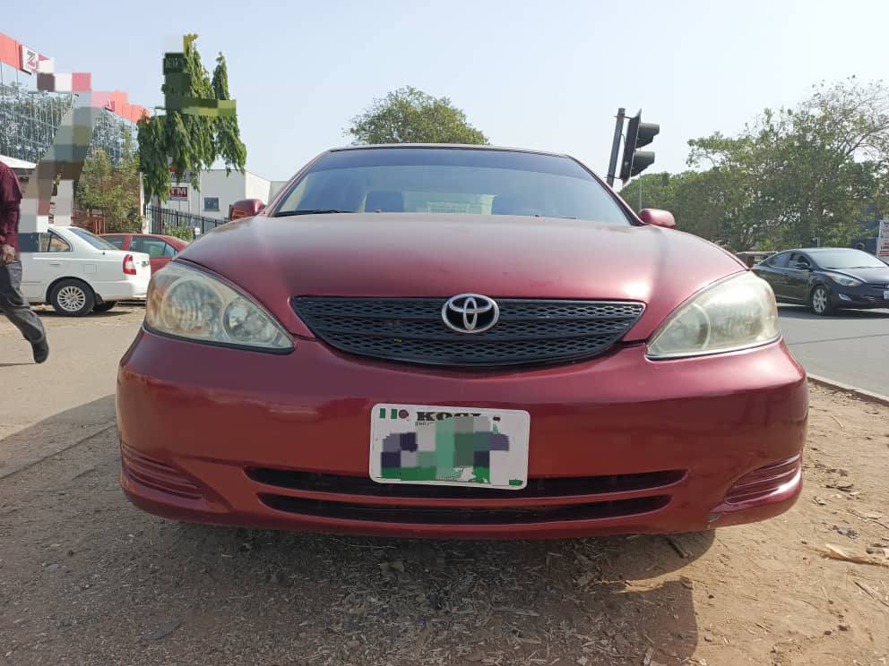 A picture of TOYOTA Camry 2004