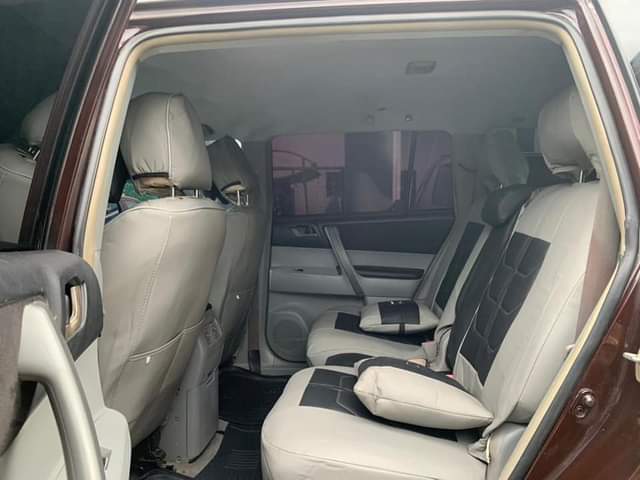 A picture of Toyota Highlander 2009 model face lifted to 2015