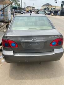 A picture of Destress toyota corrola 2005 engine gear and a c is