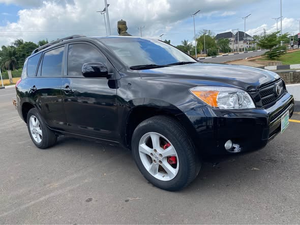 A picture of TOYOTA RAV4 2008 Model