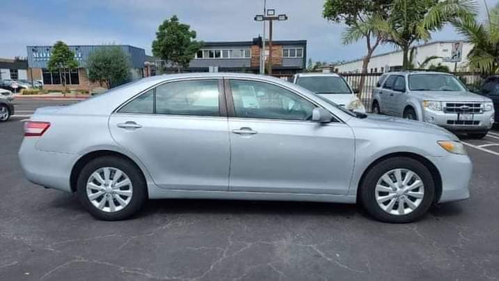A picture of Toyota Camry 2010 09061825415