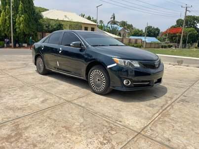A picture of 2013 TOYOTA CAMRY