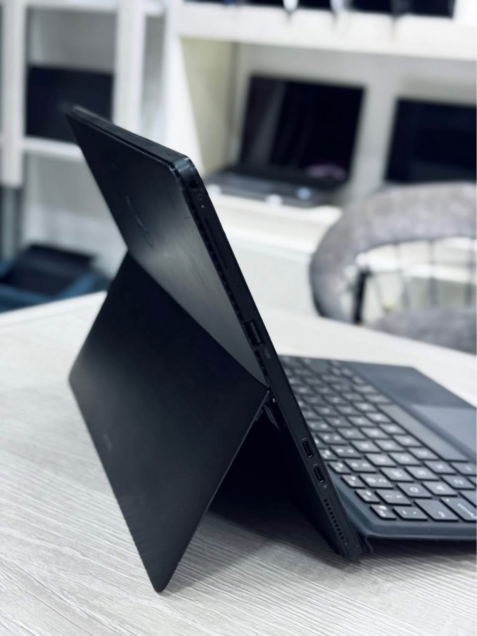 A picture of  Dell Latitude 5290 2 in 1
