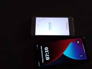 A picture of Huawei mate 20 and vivo v3 up for grab