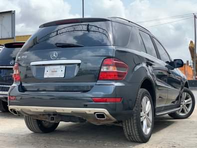 A picture of Ml350 2010 model Price 10m Location amuwo odofin Contact 07043312083