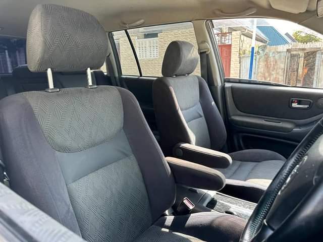 A picture of Toyota Kluger EEV REG... Seat 5 Year 2005 CC 2360