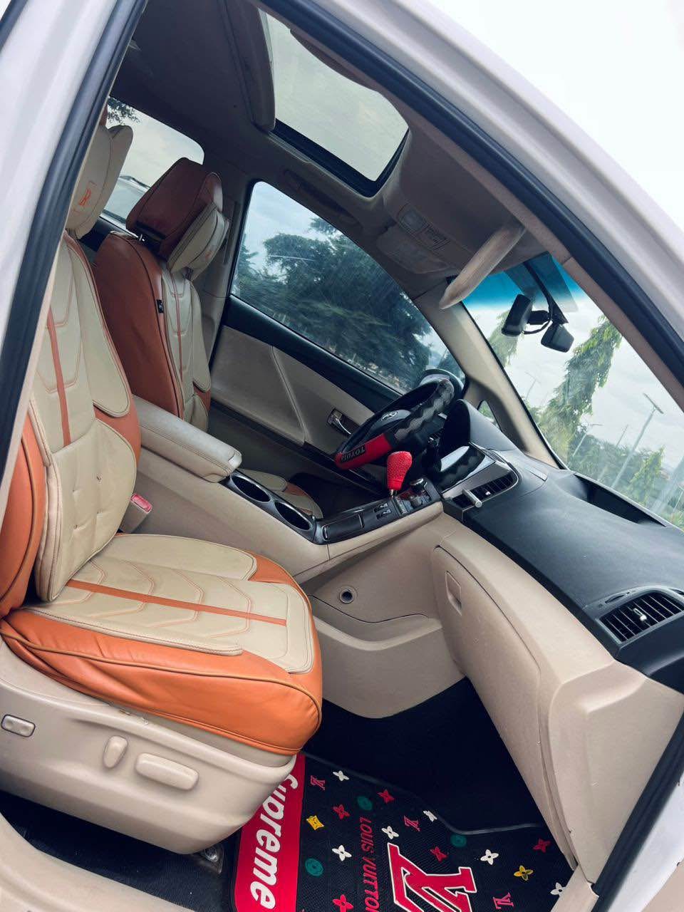 A picture of Toyota Venza 2011 model