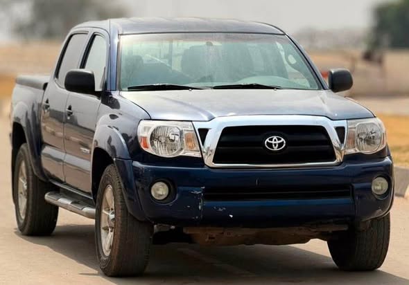 A picture of FEW MONTHS USED 2007 TOYOTA TACOMA SRS V6 PRERUNNER DOUBLE