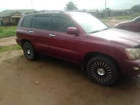 A picture of Toyota highlander 2004