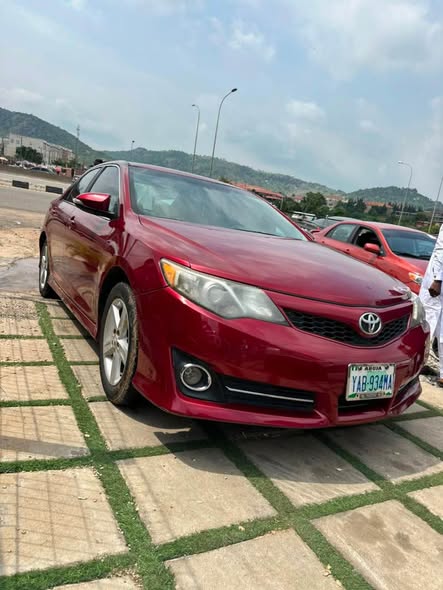 A picture of TOYOTA CAMRY 2012 RED