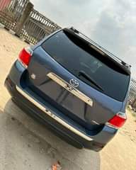 A picture of FOREIGN USED 2013 TOYOTA HIGHLANDER LIMITED Thumbstart Navigation System Reverse