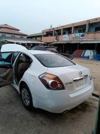 A picture of NISSAN ALTIMA 2010