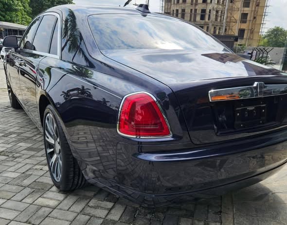 A picture of 2019 2026 CUSTOM ENTRY MIAMI ROLLS ROYCE MIAM untampered good