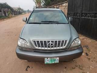 A picture of Lexus RX 300