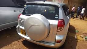 A picture of Rav4 4sale call me on 256751331103 or what app is