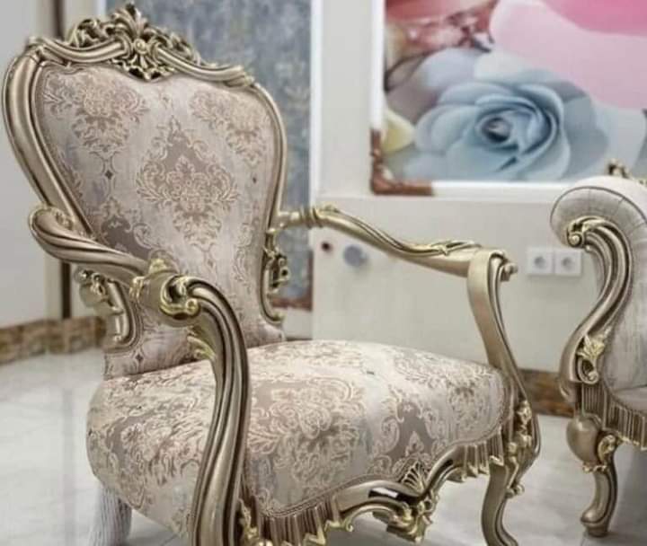 A picture of King sofas