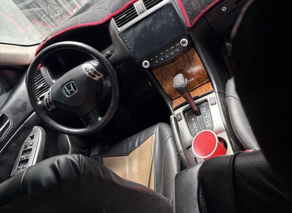 A picture of Honda Accord 2005 Painted Engine Gear and Ac are working
