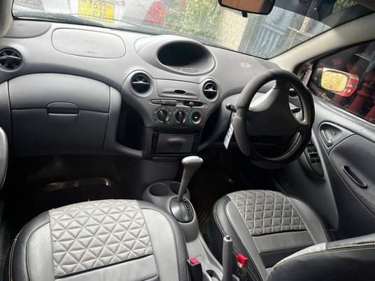 A picture of TOYOTA VITS OLD