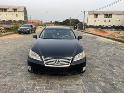 A picture of This is toks standard lexus Es350 2010 model reg but