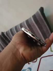 A picture of Njoo ujinyakulie samsung galaxy s10 bd nmpya kabsaaaa Haina Crack