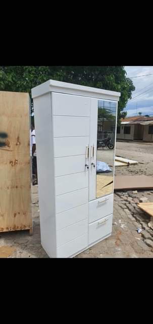 A picture of Nauza kabati mbao mpyaa kabisa bei 260000 Location ubungo call
