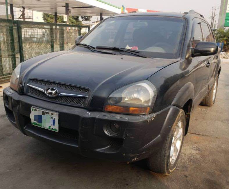 A picture of Quick deal Hyundai Tucson 2006 Model Naija used. Absolutely nothing