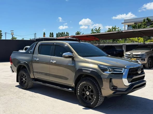 A picture of TOYOTA HILUX