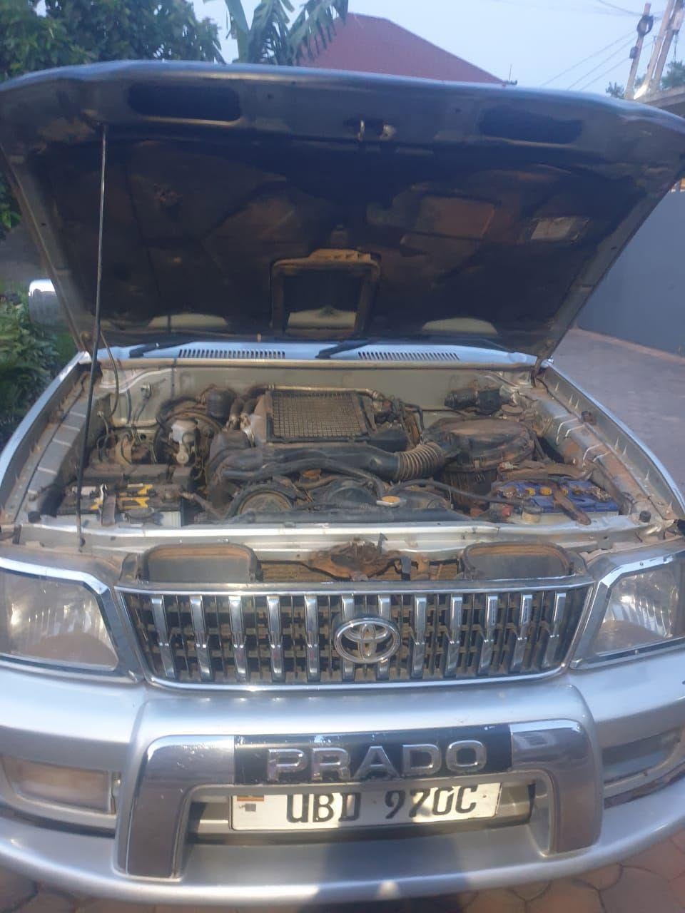A picture of Prado tx 2002 model diesel