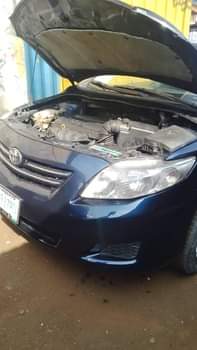 A picture of 2009 Toyota Corolla with manual transmission Everything from gear break