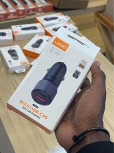 A picture of Fast car charger 38watts