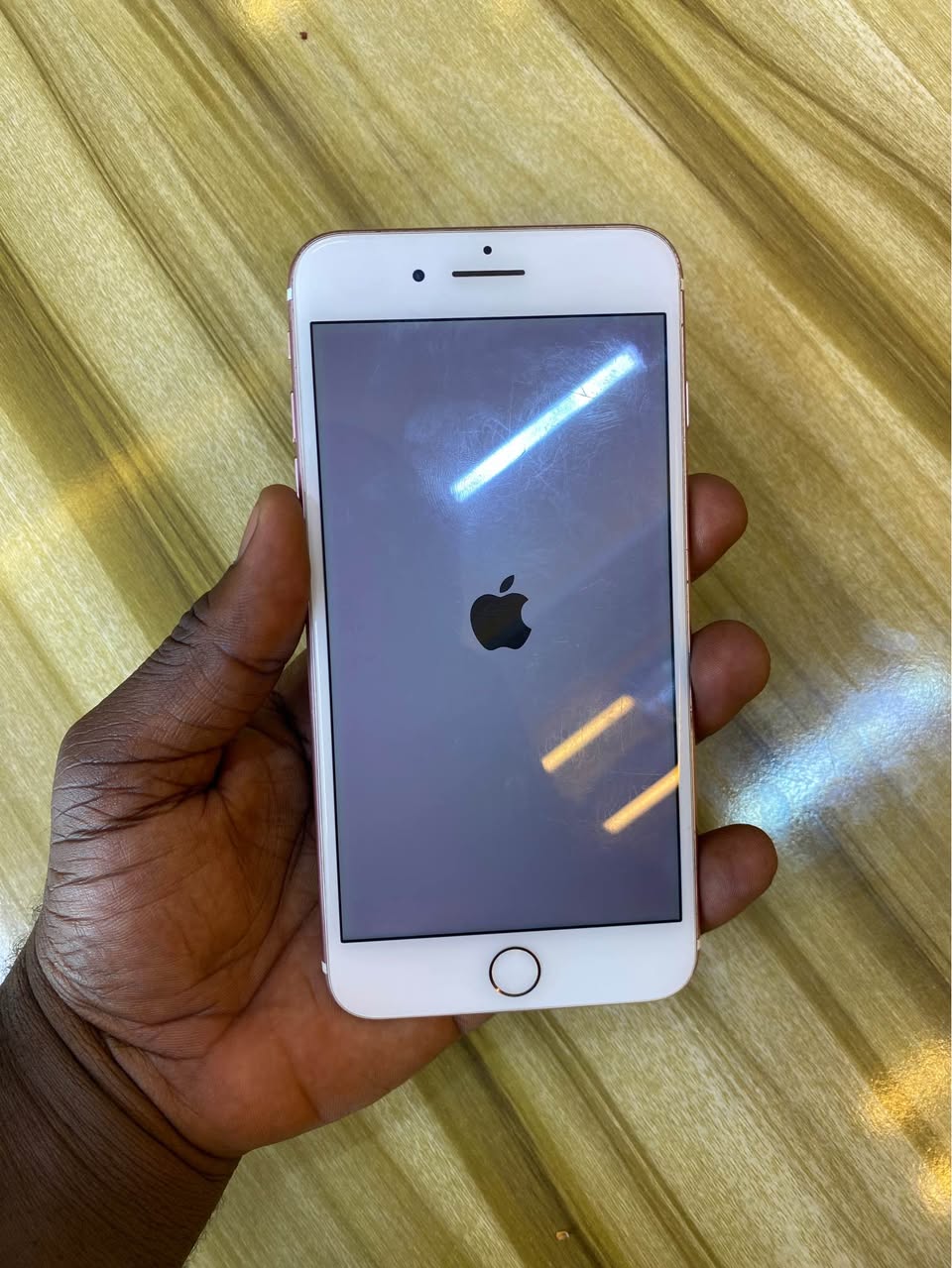 A picture of iPhone 7 32GB Price 135 000 0747940033